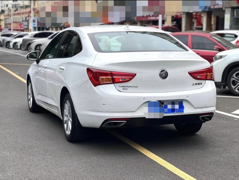 济宁16年别克威朗7