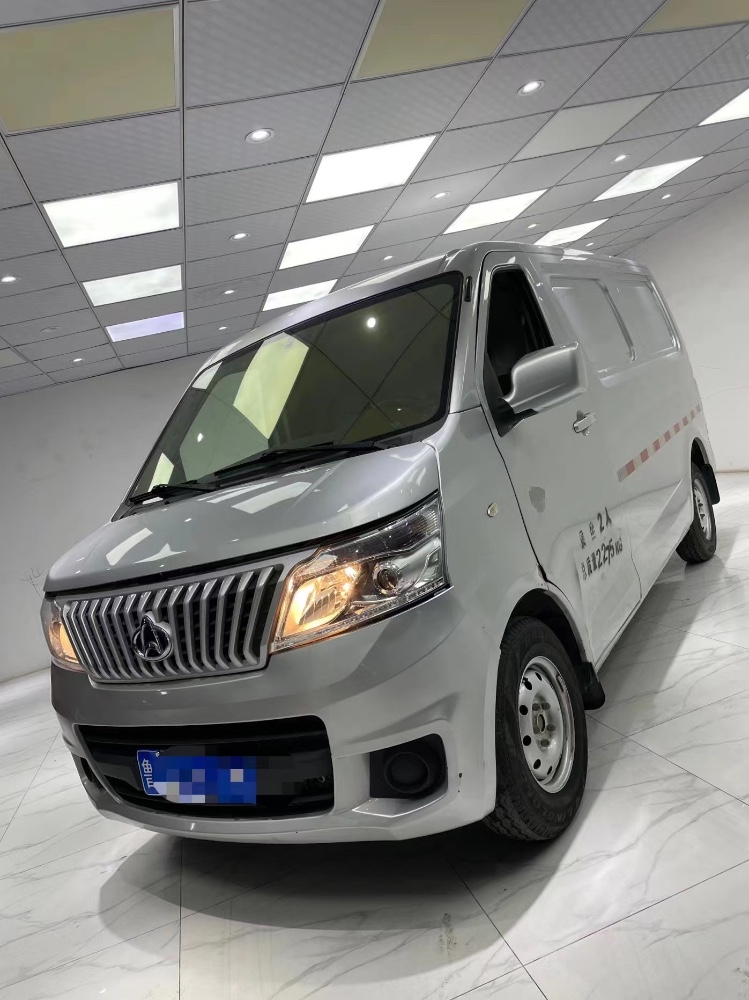 成都21年长安汽车睿行2