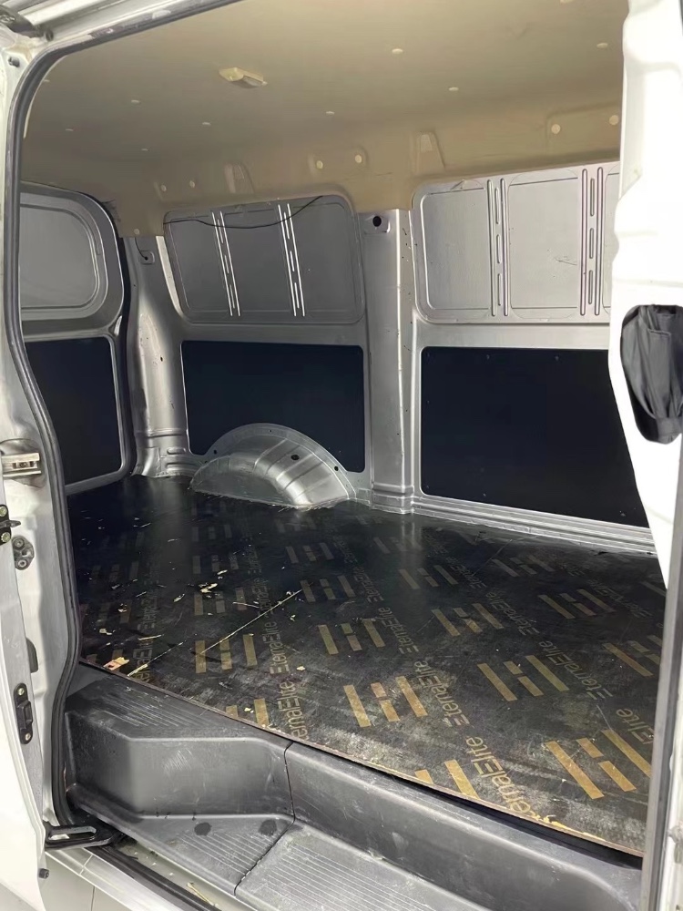 成都21年长安汽车睿行6