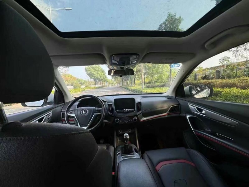岳陽19年長安汽車CS558