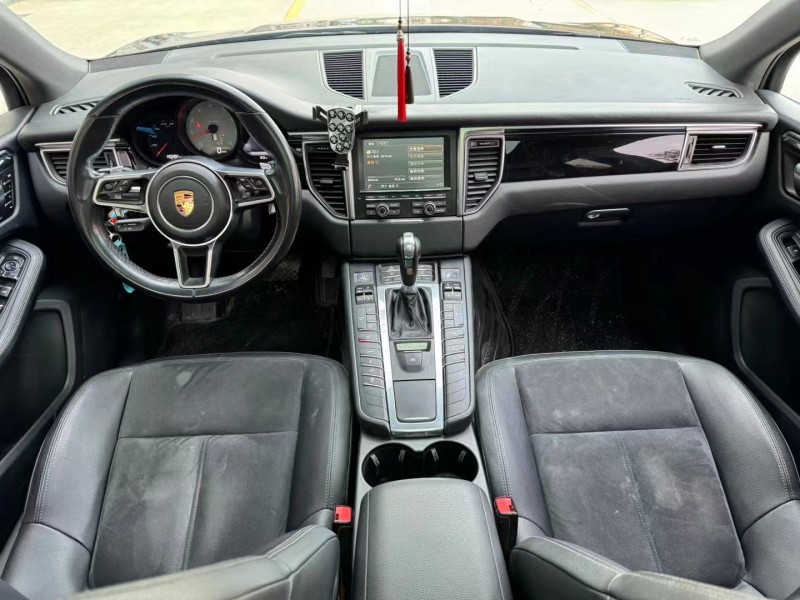 济宁16年保时捷Macan6
