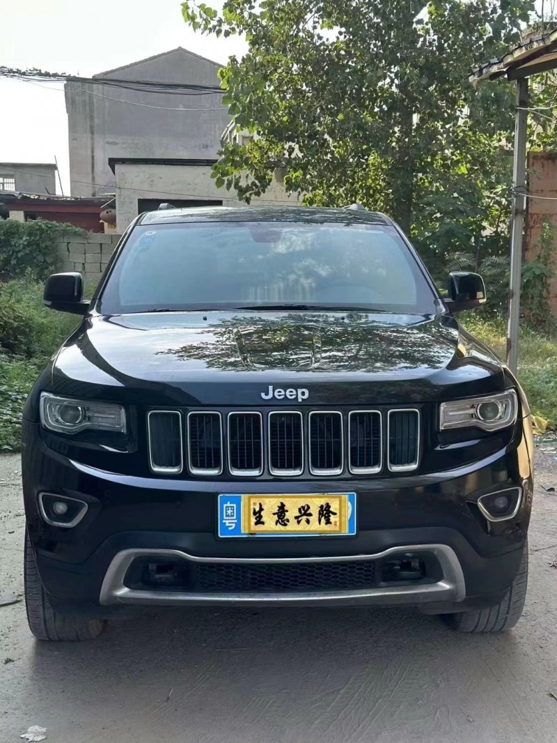 濟寧16年Jeep大切諾基1