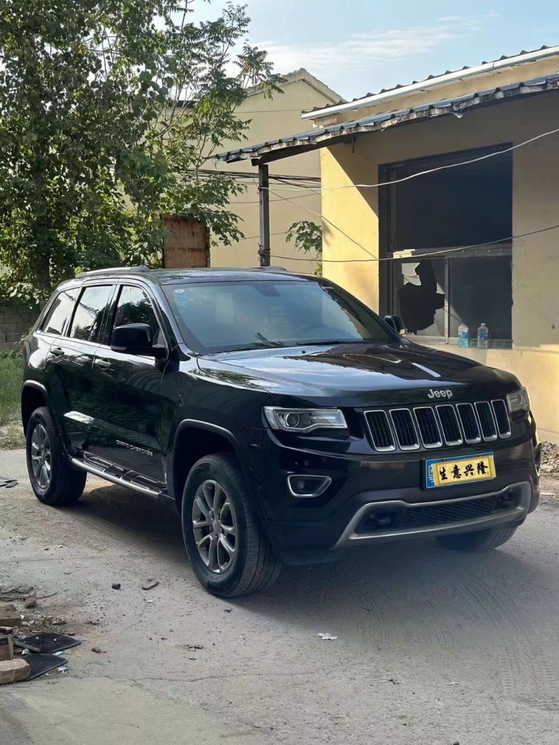 济宁16年Jeep大切诺基2