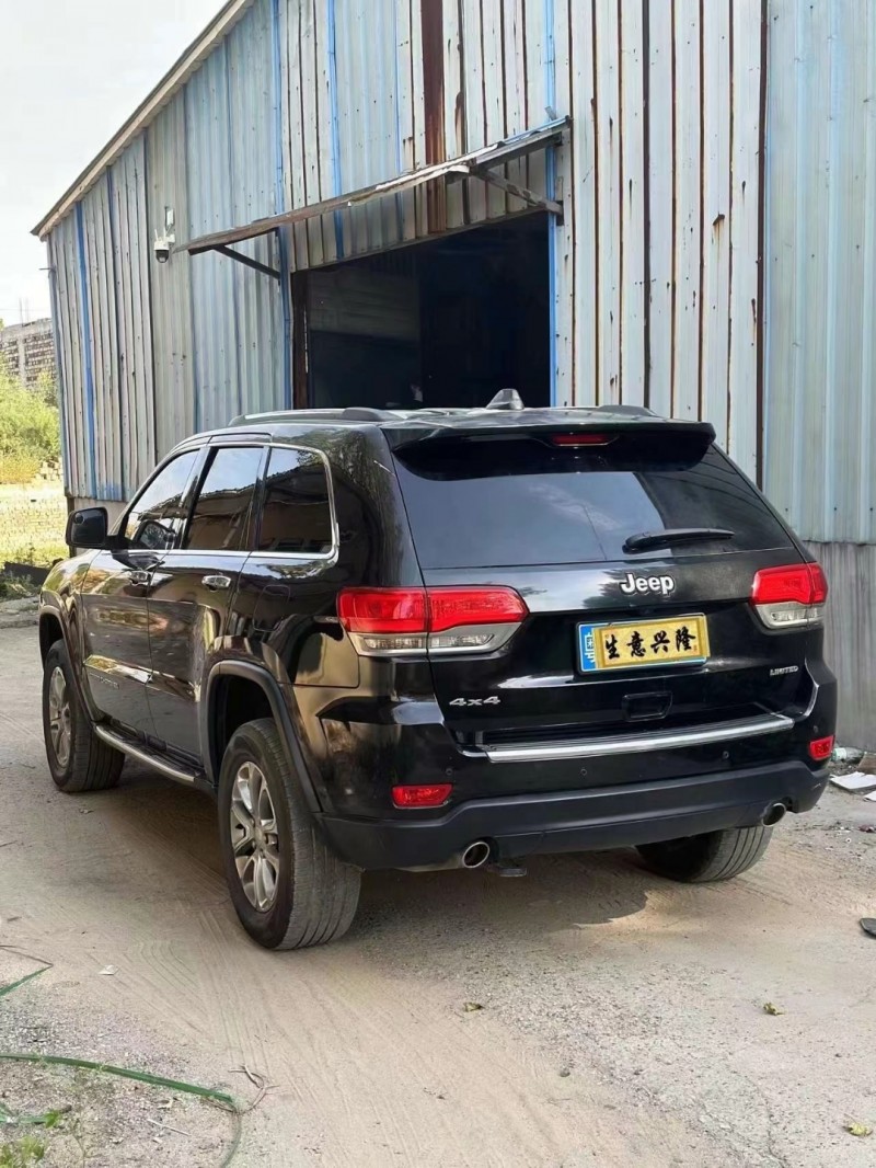 济宁16年Jeep大切诺基6