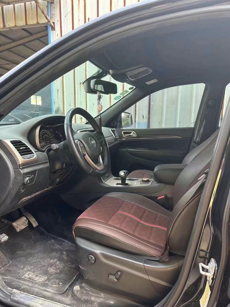 济宁16年Jeep大切诺基7