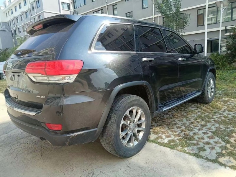 泰安16年Jeep大切諾基5