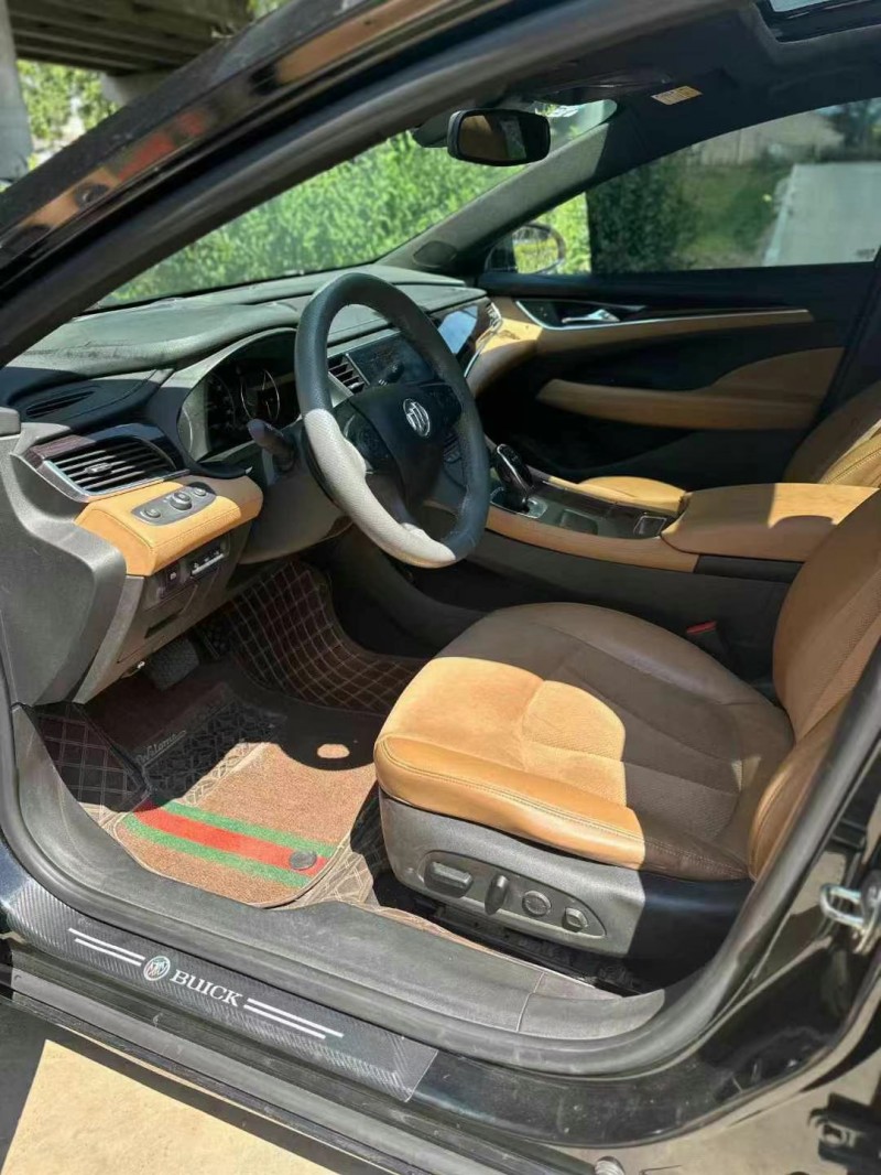 青岛17年别克君越4