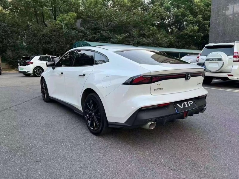 岳陽23年長安汽車UNI-V4