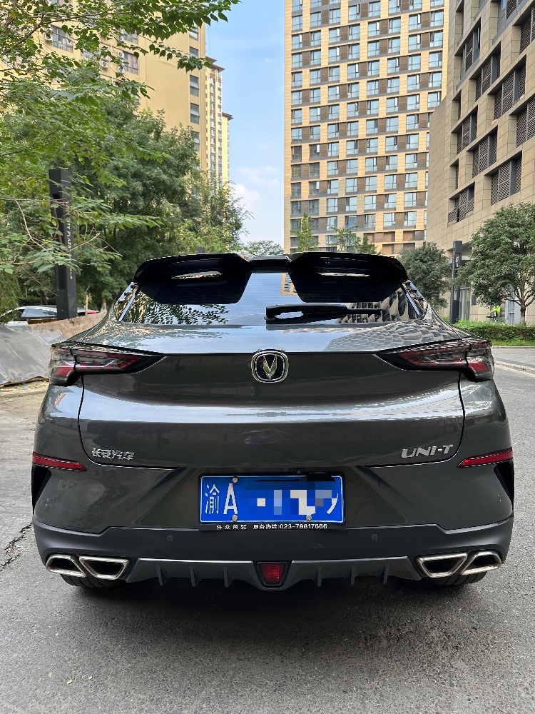 成都21年长安汽车UNI-T9