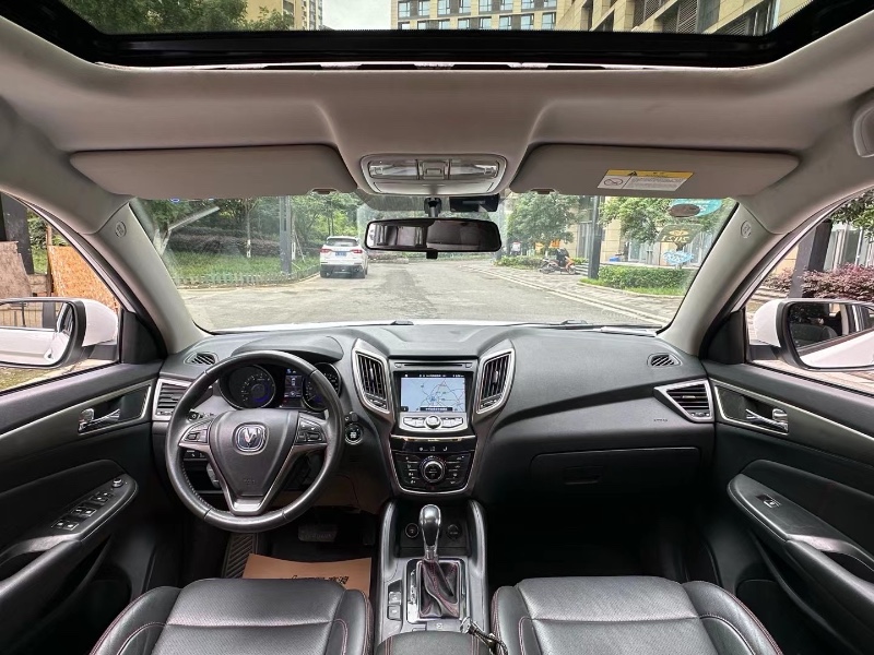 成都17年长安汽车CS755