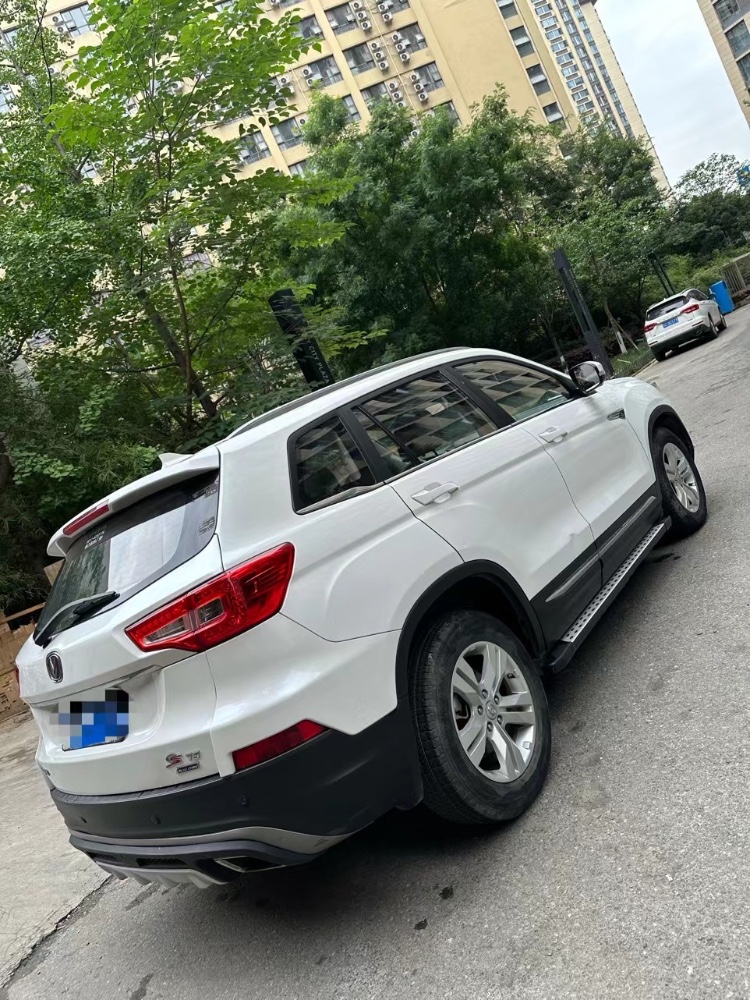 成都17年长安汽车CS758