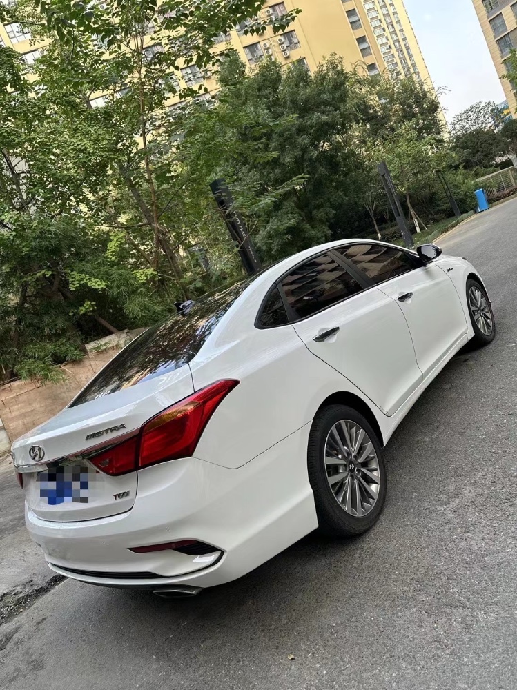 成都17年现代名图8