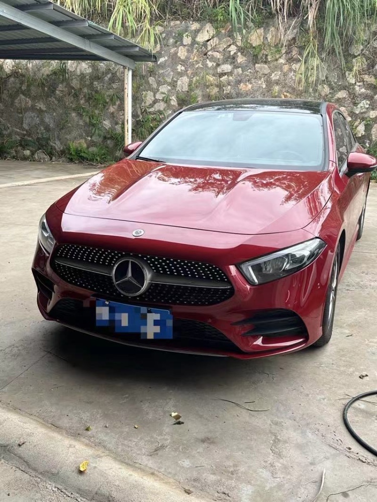龍巖22年奔馳A4