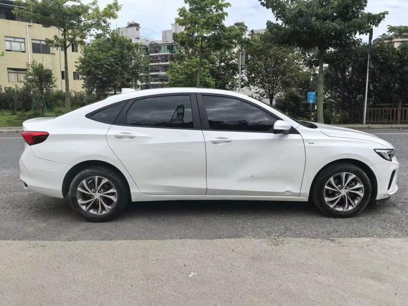 广州21年别克威朗4