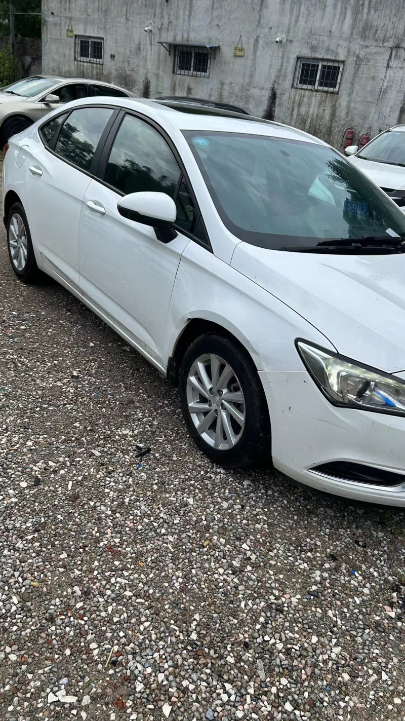 广州17年别克威朗7