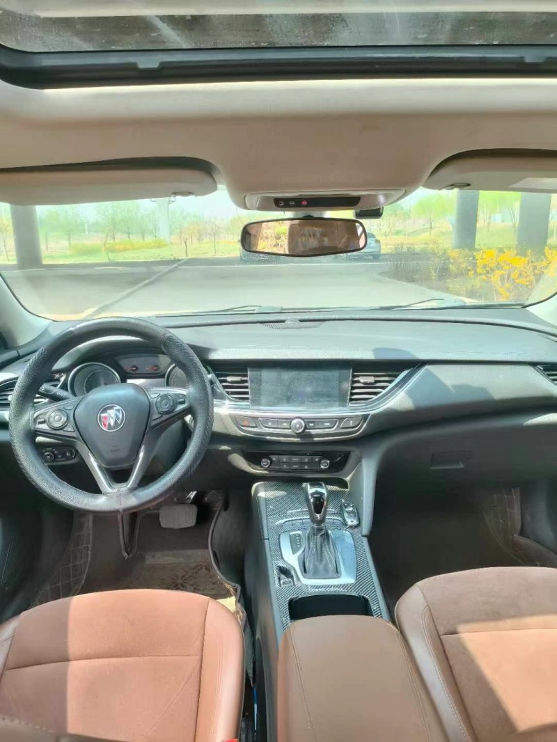 青岛20年别克君威5