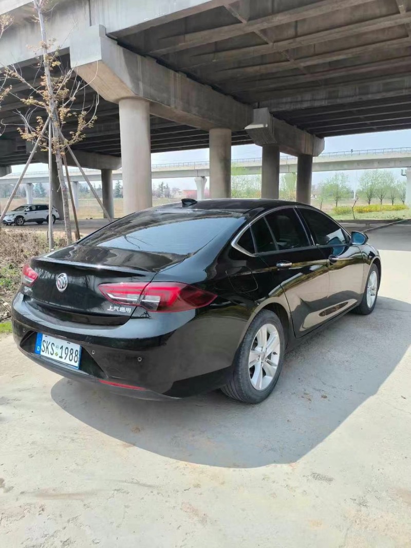 青岛20年别克君威7