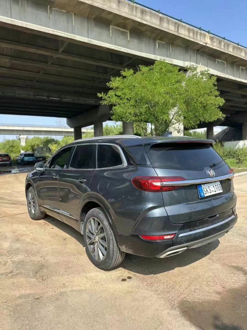 青岛20年别克昂科旗7