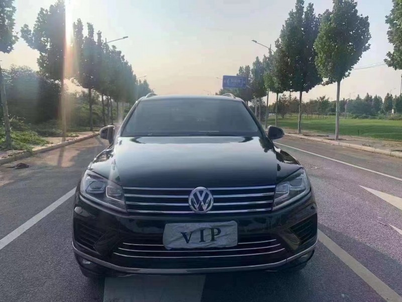 郑州17年大众途锐1