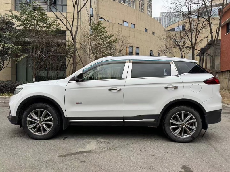 成都18年吉利博越3