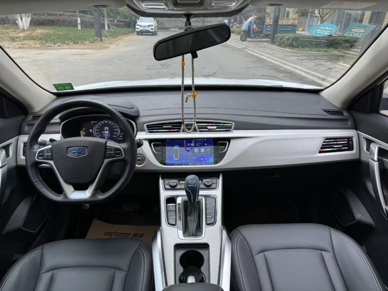 成都18年吉利博越5