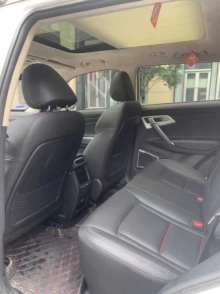 成都19年吉利博越7