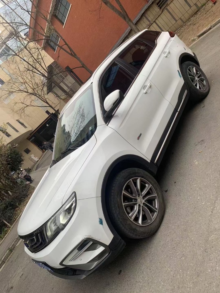 成都20年吉利博越2