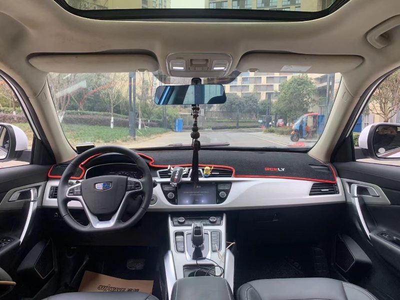 成都20年吉利博越5