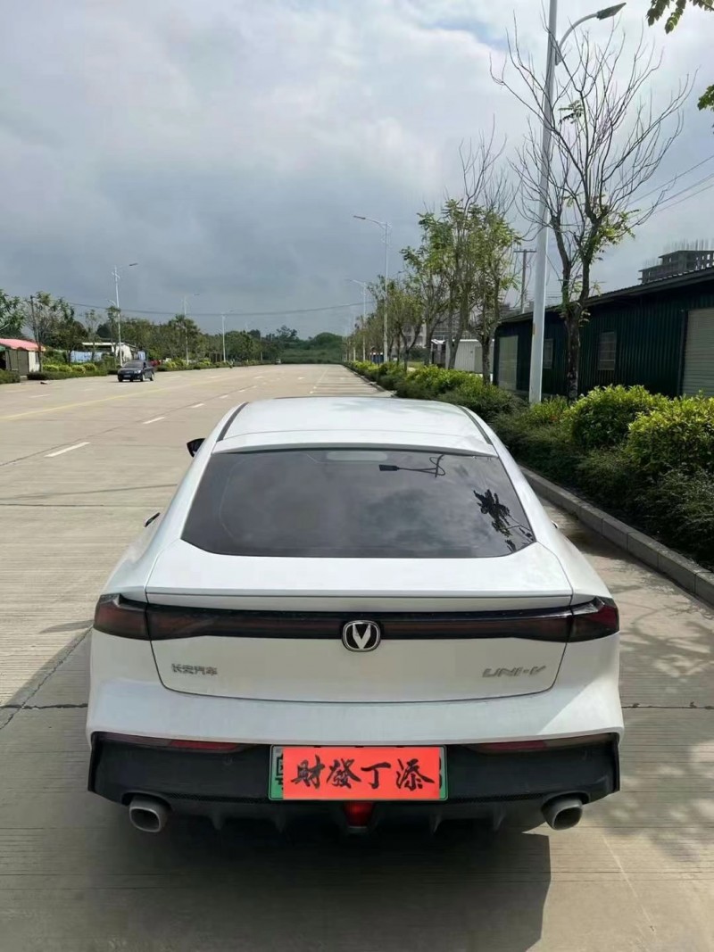 江门23年长安汽车UNI-V8