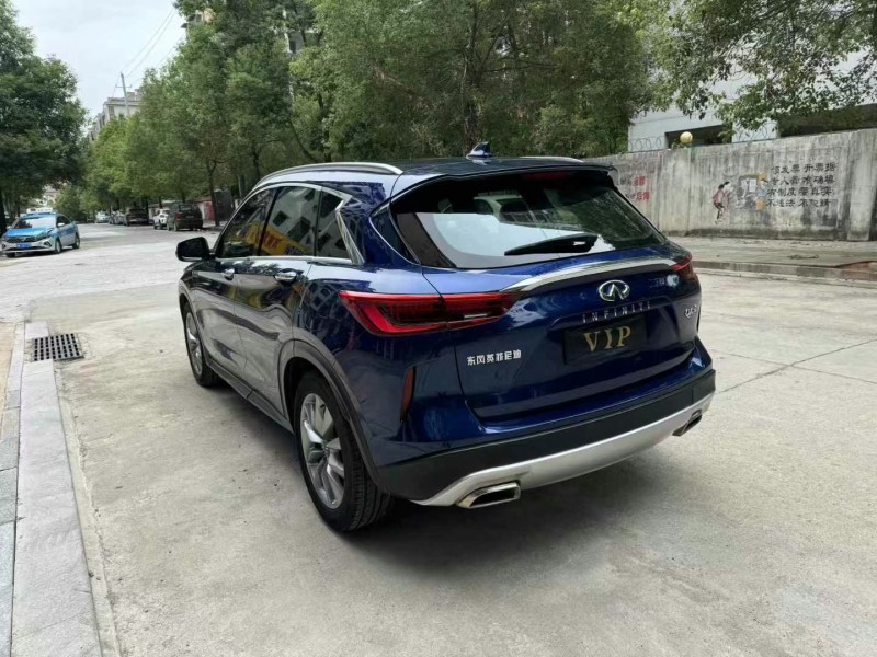 岳陽20年英菲尼迪QX506