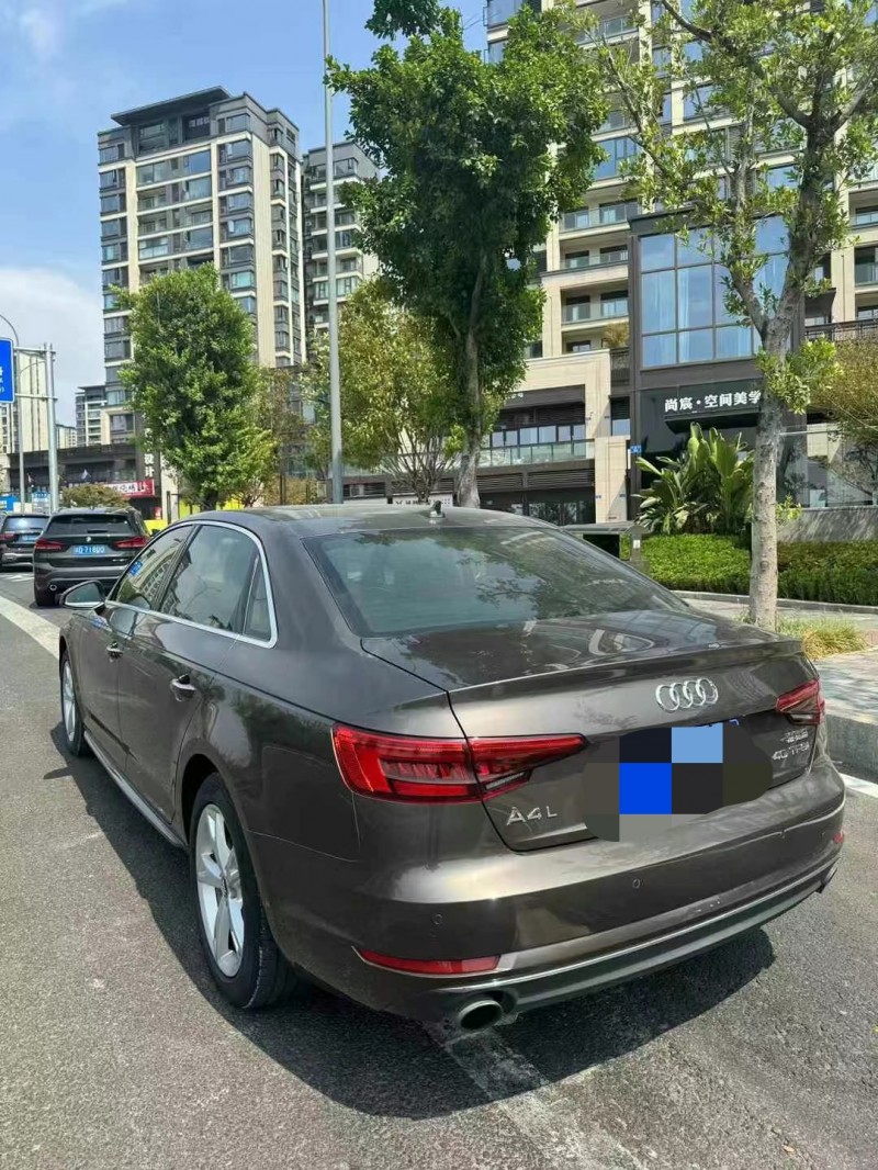 重庆17年奥迪A4L5