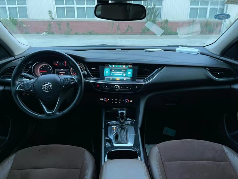 徐州17年别克君威6