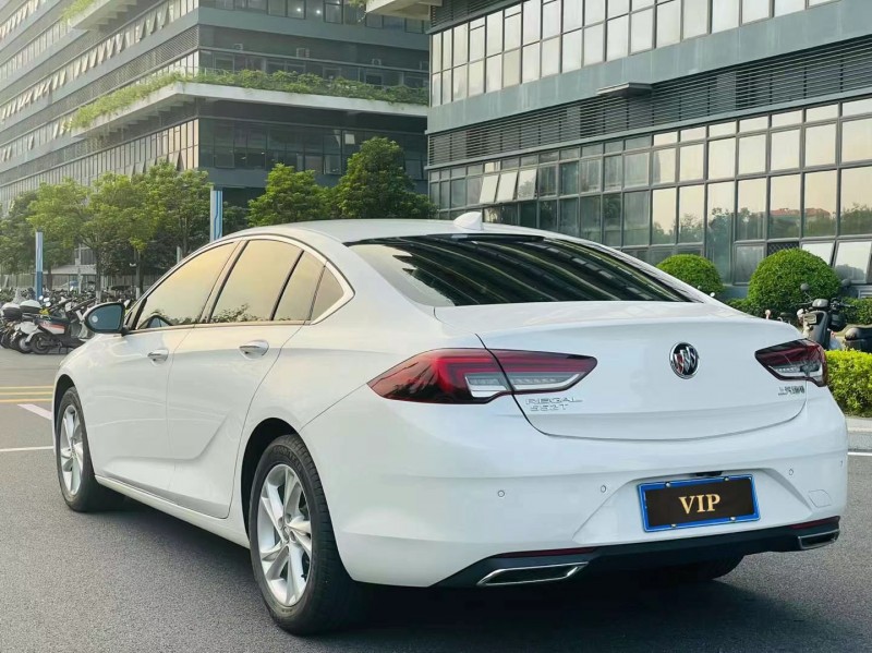 东莞22年别克君威8