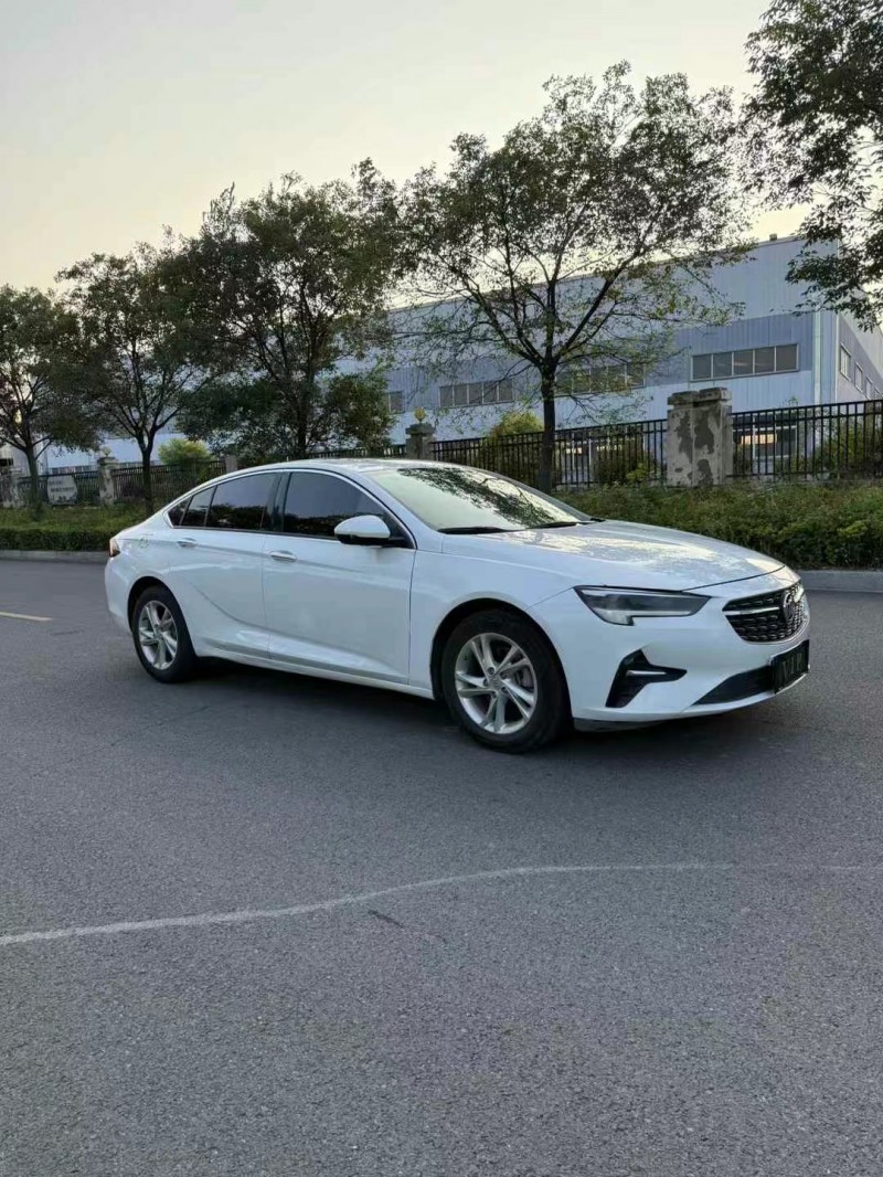 徐州21年别克君威3