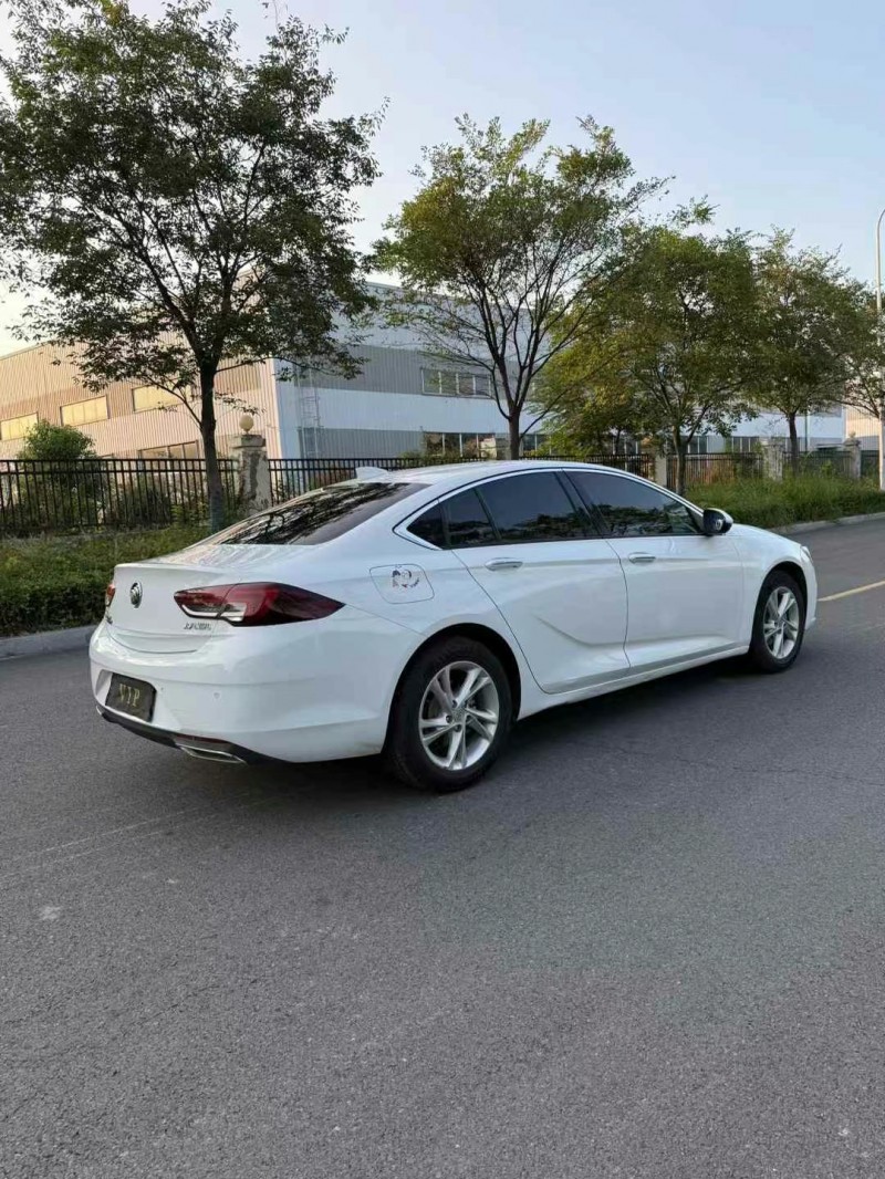 徐州21年别克君威5