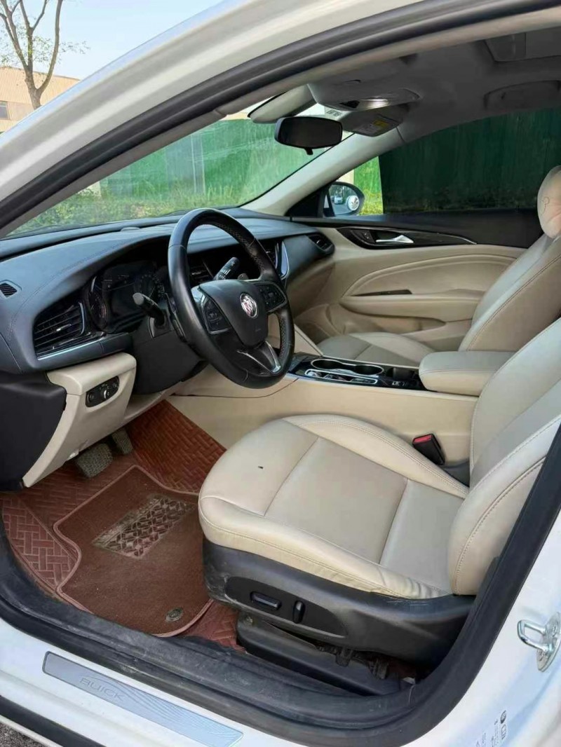 徐州21年别克君威8