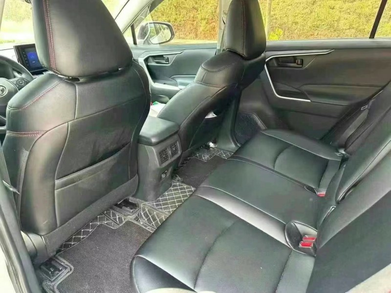 北海21年豐田RAV4榮放8