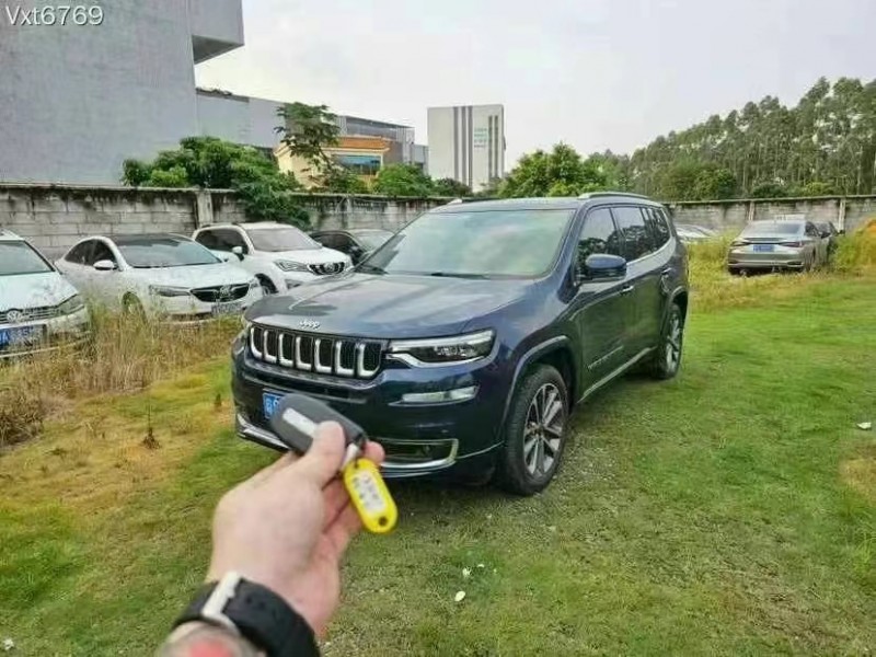 深圳19年Jeep指挥官2