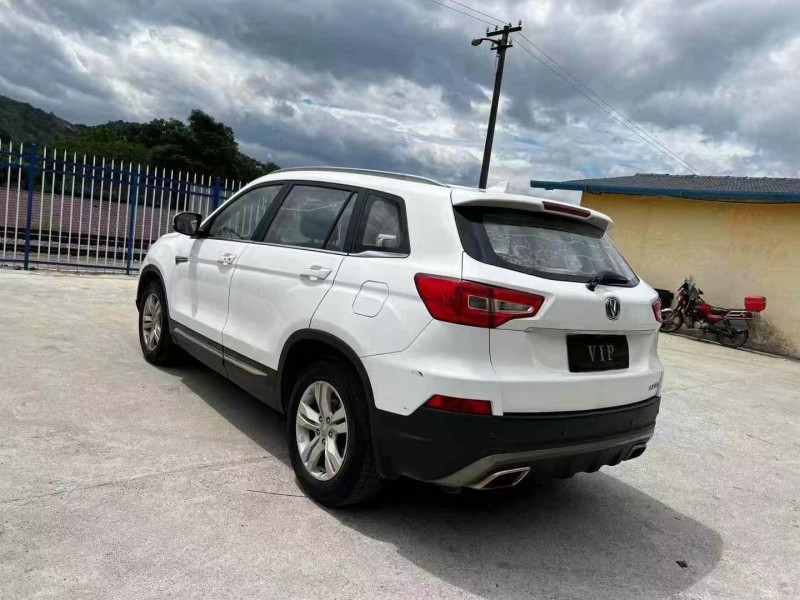 岳陽16年長安汽車CS759