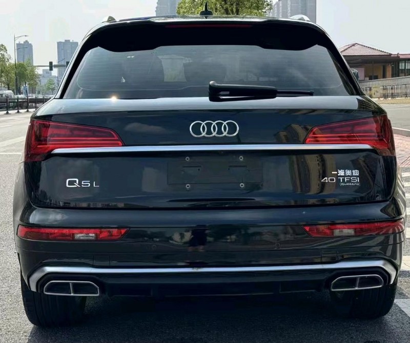 济宁22年奥迪Q59