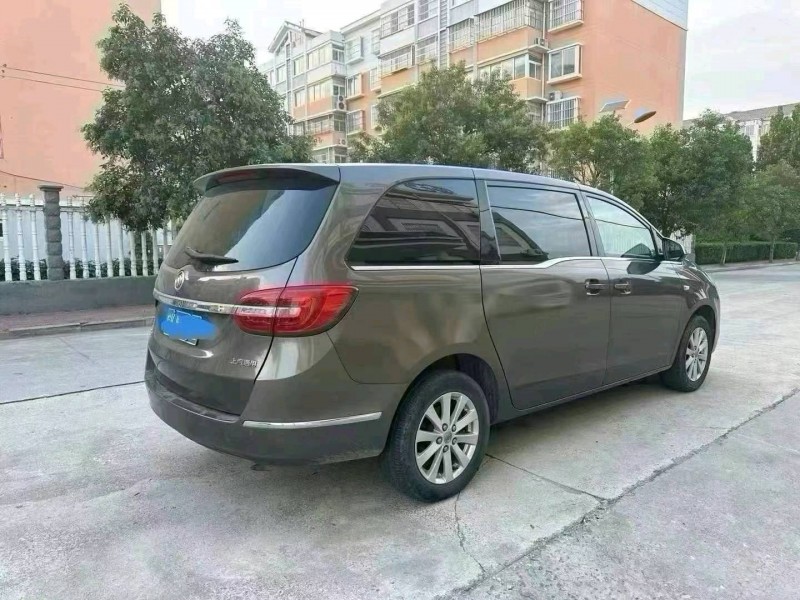 济宁19年别克GL85