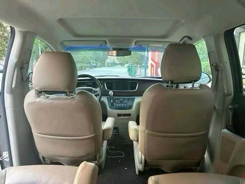 济宁19年别克GL86