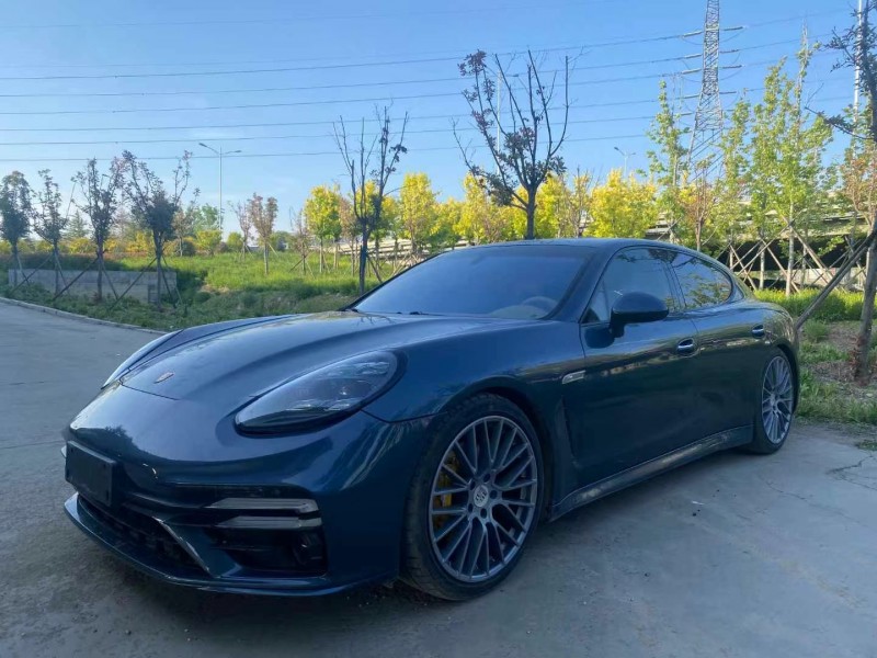 青岛12年保时捷帕拉梅拉3