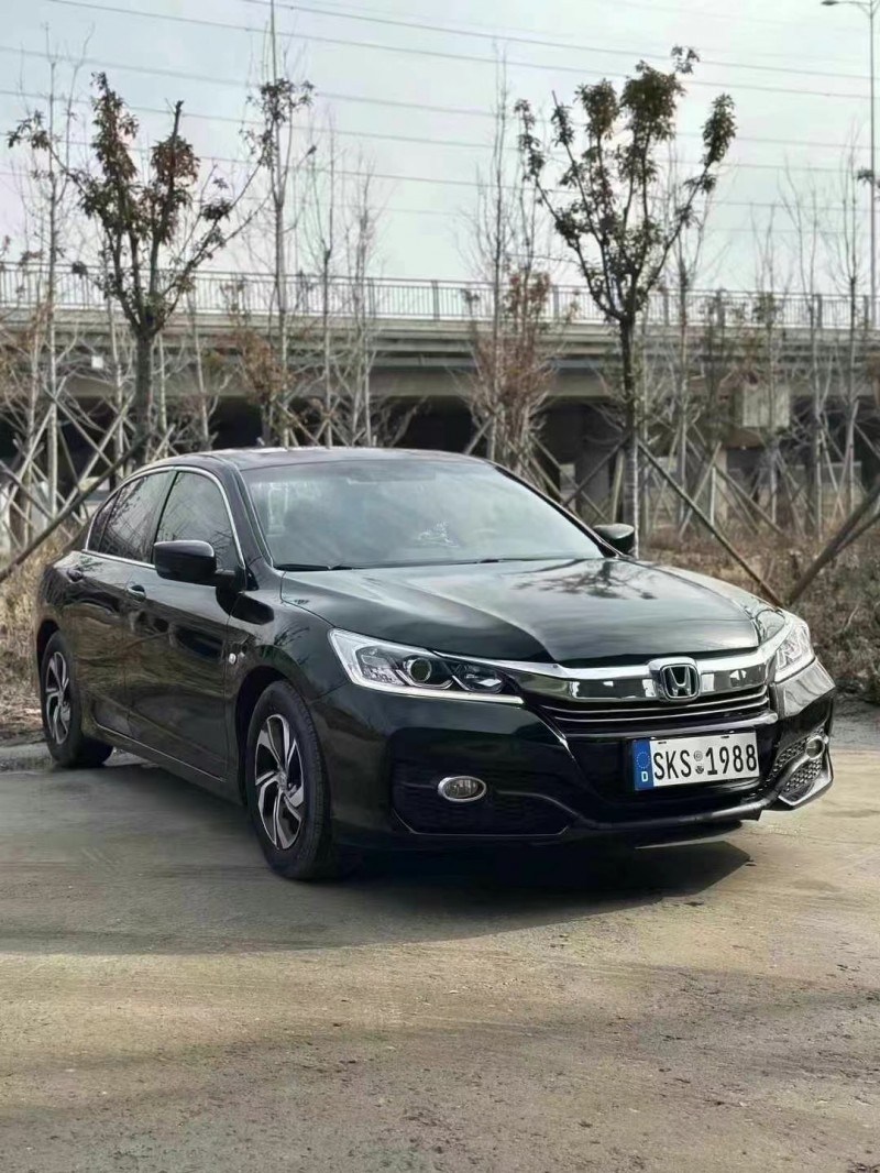 青岛18年本田雅阁3