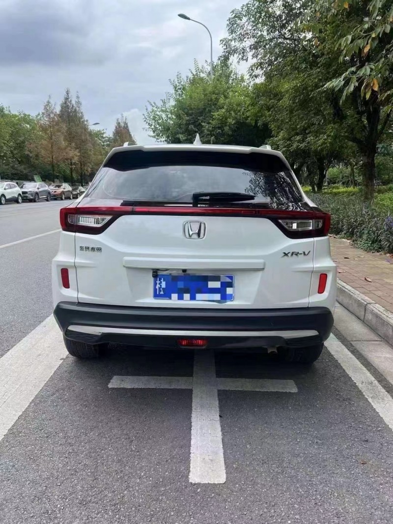 济宁21年本田XRV8