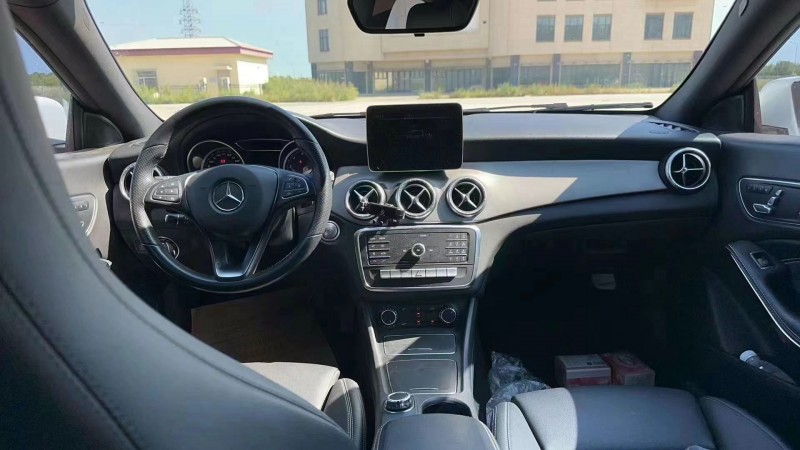 济南18年奔驰CLA9