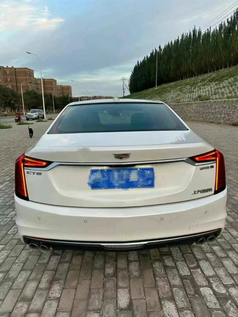 烏海20年凱迪拉克CT64