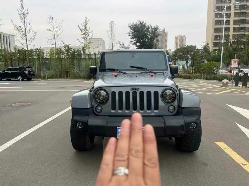 菏泽15年Jeep牧马人1