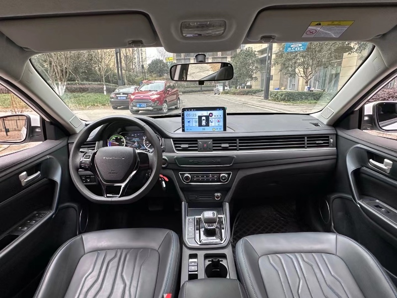 成都23年东风S60EV6