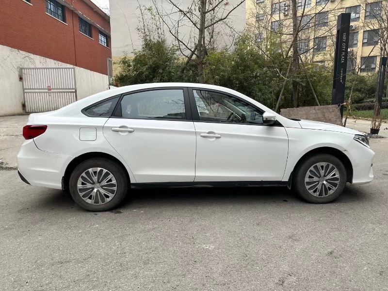 成都23年东风S60EV8